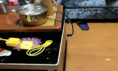 JAV看片！【学生妹mei最爱大叔】土豪哥砸重金买手机包包和衣服，拿下漂亮大二学生妹mei，身shen材苗条颜值青春，听话水多青春的肉体最需要大叔的调教