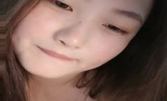 素颜妹mei子肉肉微胖，童颜巨.乳丰满可人，主动展示美粉粉鲍鱼着实诱惑