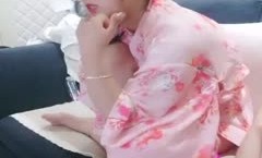 超嫩眼镜学生妹mei『可爱的小骚』调教新来18岁嫩neng妹mei表哥先干表妹mei小骚撅着白雪屁股后入啪pa啪响内/射流出超多精华
