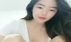 颜值不错妹mei子JAV看片！【雨绮】跳蛋自[zi]慰，毛毛浓密近距离特写粉逼拉扯呻吟娇喘，很是诱惑喜欢不要错过