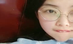 迷人的小xiao少.妇每周一啪，让大哥揉着奶子脱了胸罩露脸口交大鸡.巴，让大哥带上套子各种抽[chou]插后入直接干射叫声骚