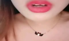 〖最强乱乱推荐〗极品女神欲女『活好不粘人』和大屌姐夫厨房偷情🔞操caoB有毒无套插入漂亮美.乳跳蛋做饭