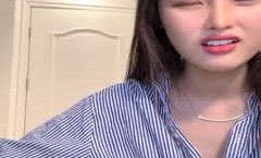 2020.2.16JAV看片！【小咪鸭】逗🔞操cao小美.女，聊天风趣幽默，整个线条优美，麦色肌肤健康光滑，咪咪漂亮又嫩，情商高会聊天