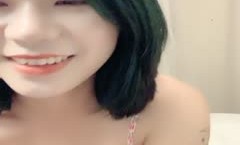 短发漂亮美.女主播直播修小很漂亮就在小上方还有个纹身激ji情自[zi]慰十分诱人